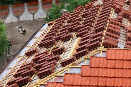 Installer une toiture en tuile &agrave; Saint-Di&eacute;-des-Vosges demande un vrai savoir-faire de couvreur