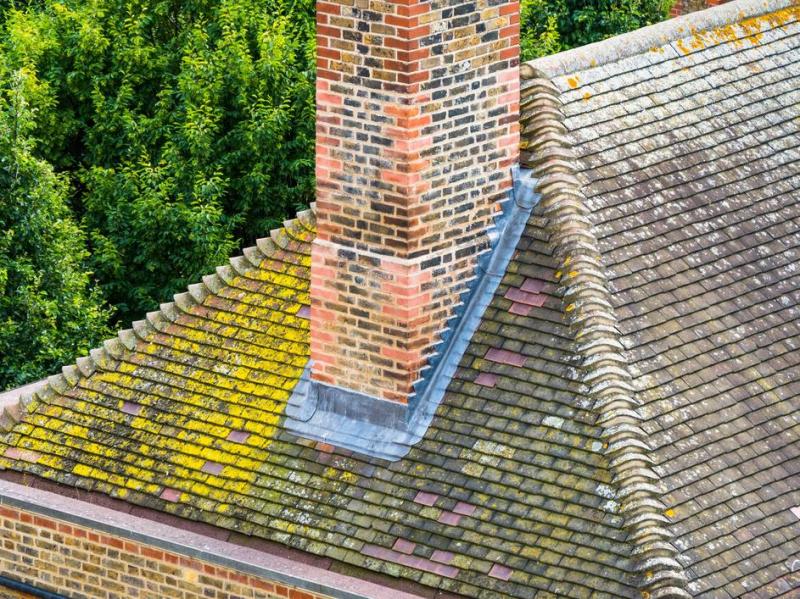 Solins et couvertines ab&icirc;m&eacute;s &agrave; Saint-Di&eacute;-des-Vosges, un point d'&eacute;tanch&eacute;it&eacute; &agrave; surveiller